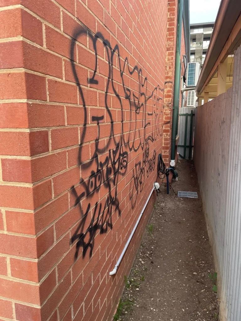 how to remove graffiti